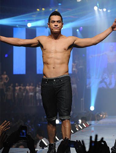 Philippines : Cosmo Bachelor Bash 2011