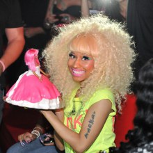 Nicki Minaj ไปร่วมงาน Luxy Nightclub!