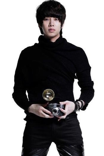 Super Junior's 5th repackage album "A-CHA"