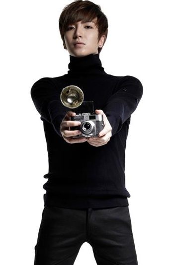 Super Junior's 5th repackage album "A-CHA"