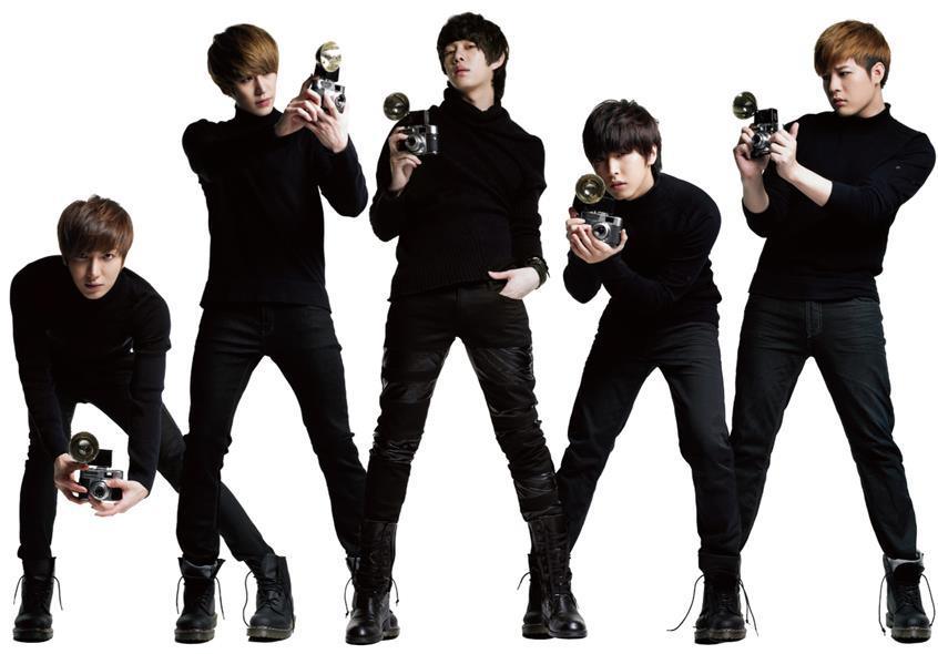 Super Junior's 5th repackage album "A-CHA"