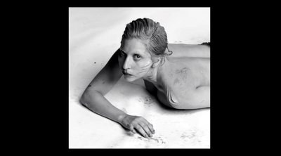 Lady Gaga -  HAUS OF &Uuml; ft. Y&Uuml;YI  เงือก สาว ถ่าย แบบ