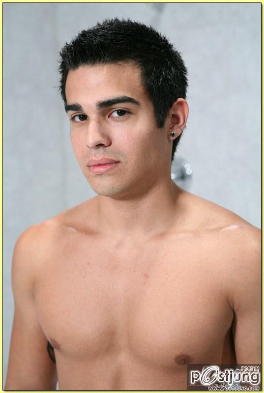 หล่อ-เข้ม-เต็มเหนี่ยว