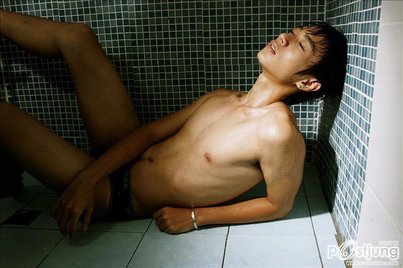 อยากช่วยหนุ่มๆอาบน้ำ