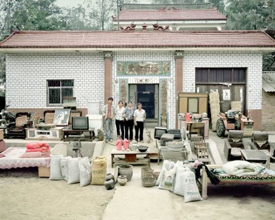 แฟชั่นใหม่ชาวจีนยกของใช้ในบ้าน มาเป็นพร็อพถ่ายรูป
