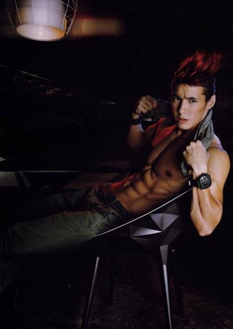 Justin @ VOLUME vol.7 no.152 August 2011