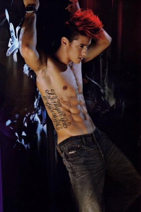 Justin @ VOLUME vol.7 no.152 August 2011