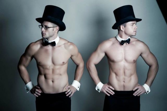 หนุ่มเซ็็็กซี่กับสูทโบว์หูกระต่าย