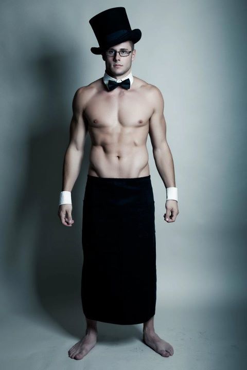 หนุ่มเซ็็็กซี่กับสูทโบว์หูกระต่าย