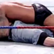 john cenaเป้าตุงกลางเวทีมวยปล้ำ