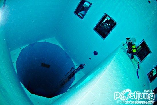 มาดูสระว่ายน้ำที่ลึกที่สุดในโลกกันคับ