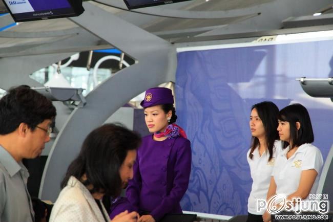ชุดพนักงานสายการบินไทย 1 ใน 3 airline customer service ที่สวยที่สุดในโลก