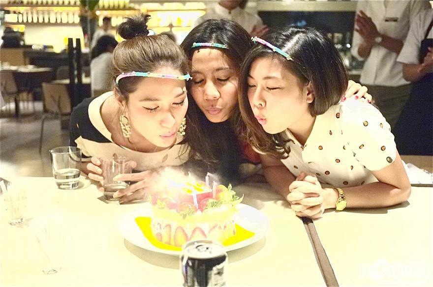 พลอย-เฌอมาลย์ @ Birthdaydinner