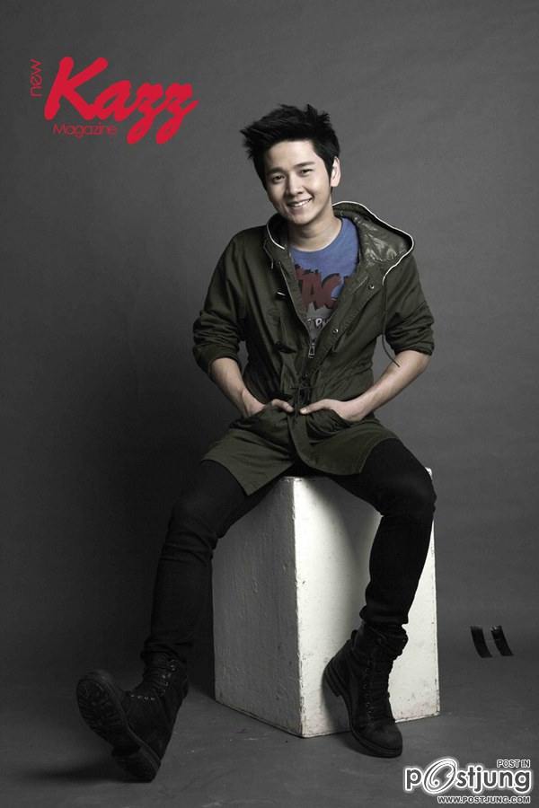 โต๋ ศักดิ์สิทธิ์ @ KAZZ vol. 6 no. 63 September 2011