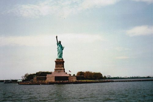 นำภาพสวยๆของเทพีสันติภาพมาให้ชมครับ