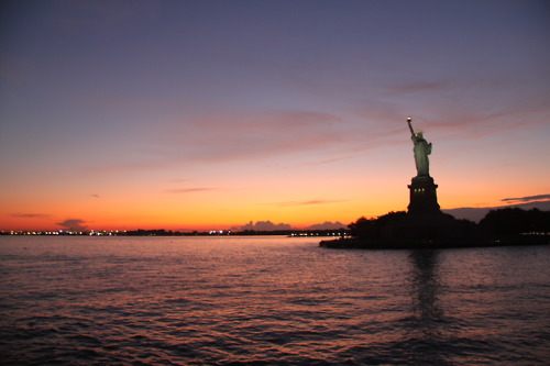 นำภาพสวยๆของเทพีสันติภาพมาให้ชมครับ