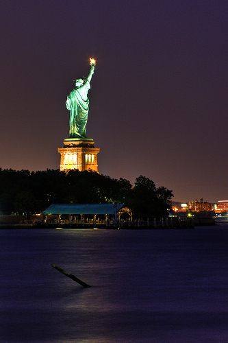 นำภาพสวยๆของเทพีสันติภาพมาให้ชมครับ