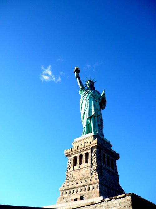 นำภาพสวยๆของเทพีสันติภาพมาให้ชมครับ