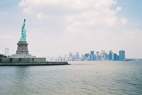 นำภาพสวยๆของเทพีสันติภาพมาให้ชมครับ