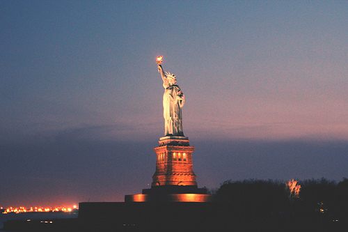 นำภาพสวยๆของเทพีสันติภาพมาให้ชมครับ