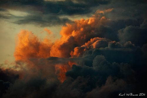 ภาพพายุความสวยงามเเต่เเฝงด้วยความดุร้ายเเละมหันตภัย