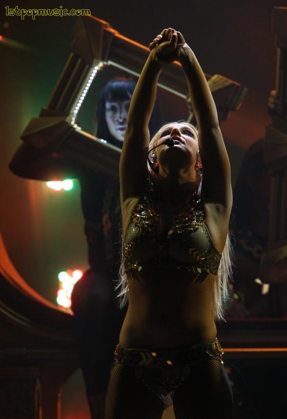 Britney Spears ขอ Sexy!!!! เบาๆในทัวร์คอนเสิร์ตที่ Moscow, Russia