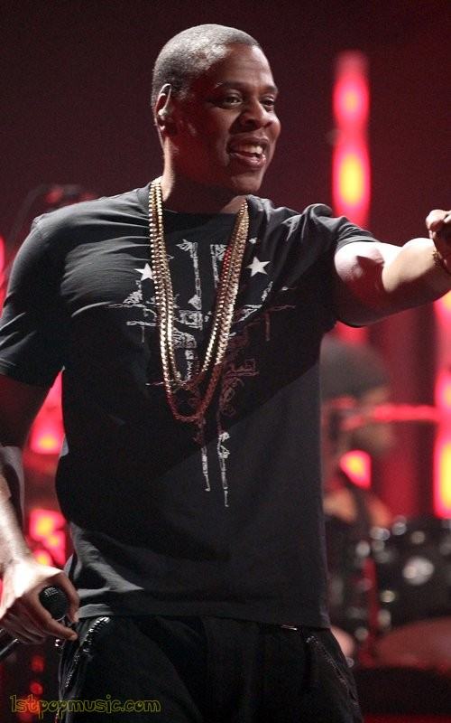 Alicia Keys ขึ้นโชว์ร่วมกับ Jay-Z พร้อมเผยเพลงใหม่ให้แฟนๆได้ฟังที่งาน iHeartRadio