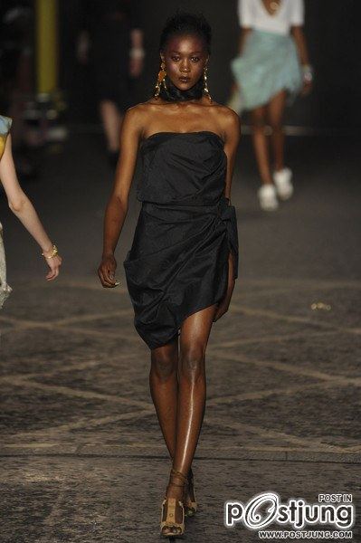 Vivienne Westwood Spring/Summer 2012 Red Label แฟชั่นสุดสวยของเจ้าป้าบ้าพลัง