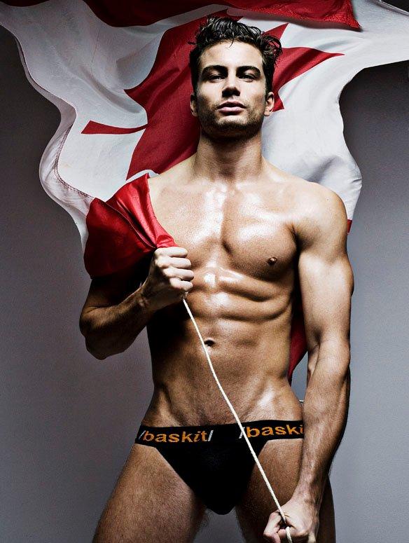 เหล่านายแบบกับธงชาติ