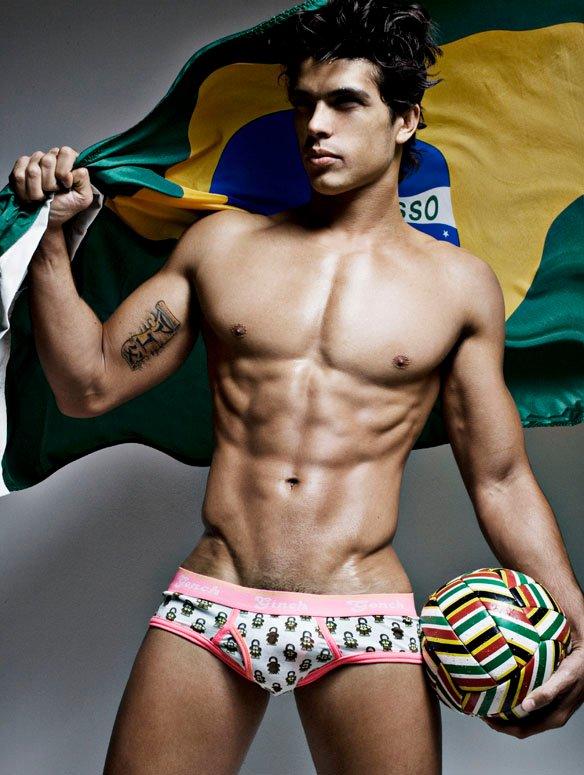 เหล่านายแบบกับธงชาติ