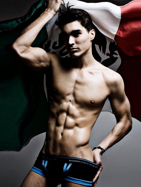 เหล่านายแบบกับธงชาติ