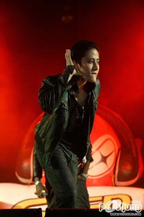 ไมค์-พิรัชต์ โชว์หุ่นล่ำ ในคอนเสิร์ตเดอะซี้ดโชว์ ครั้งที่72 ตอนม่วนซื่นมันส์ซี้ด