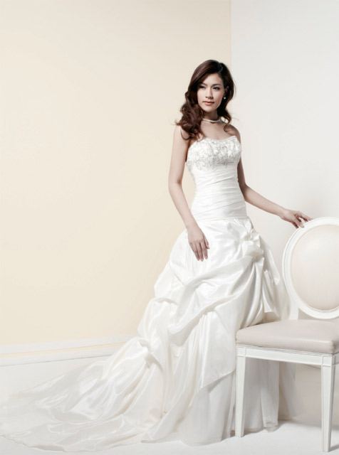 คิมเบอร์ลี่ ในชุดเจ้าสาวแสนสวย