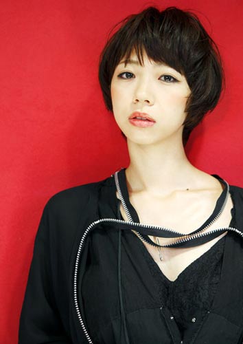 สวย เท่ มั่น ฉบับสาวผมดำ