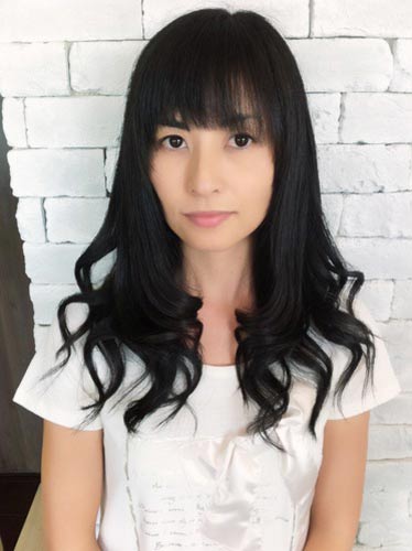 สวย เท่ มั่น ฉบับสาวผมดำ