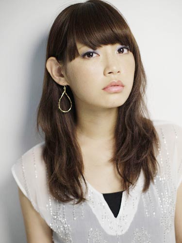 สวย เท่ มั่น ฉบับสาวผมดำ