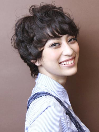 สวย เท่ มั่น ฉบับสาวผมดำ