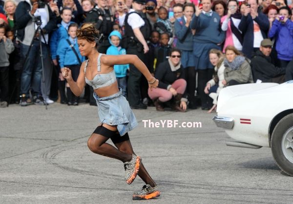 Rihanna ไปถ่าย MV &ndash; We Found Love วันที่2 !!