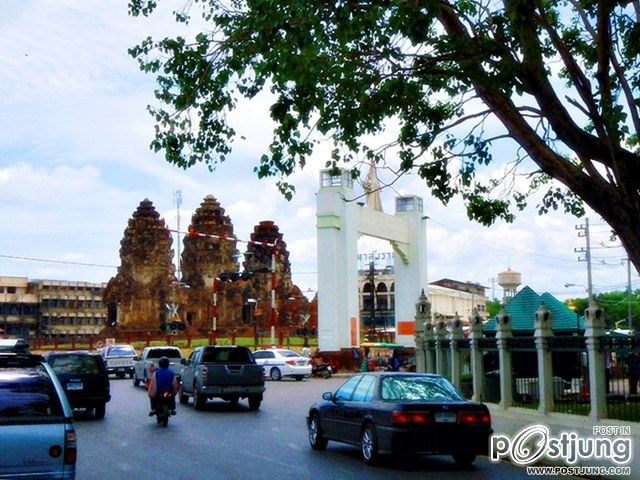 พระปรางค์สามยอด