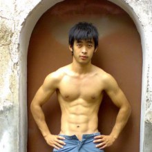 หนุ่มๆ หุ่นล่ำ