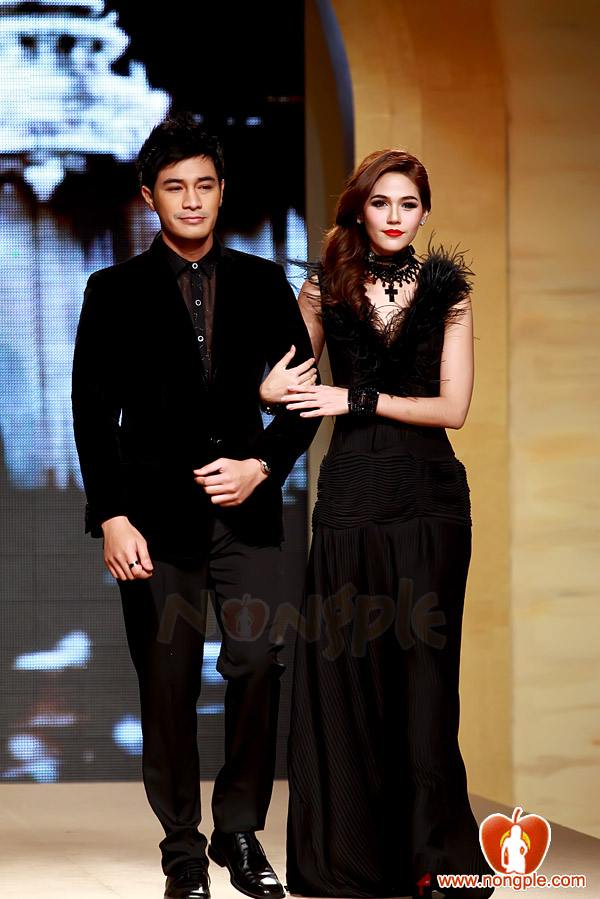 ชมพู่ อารยา ในงานเดินแบบออทัม วินเทอร์ 2011ภาพสวยๆชัดๆ