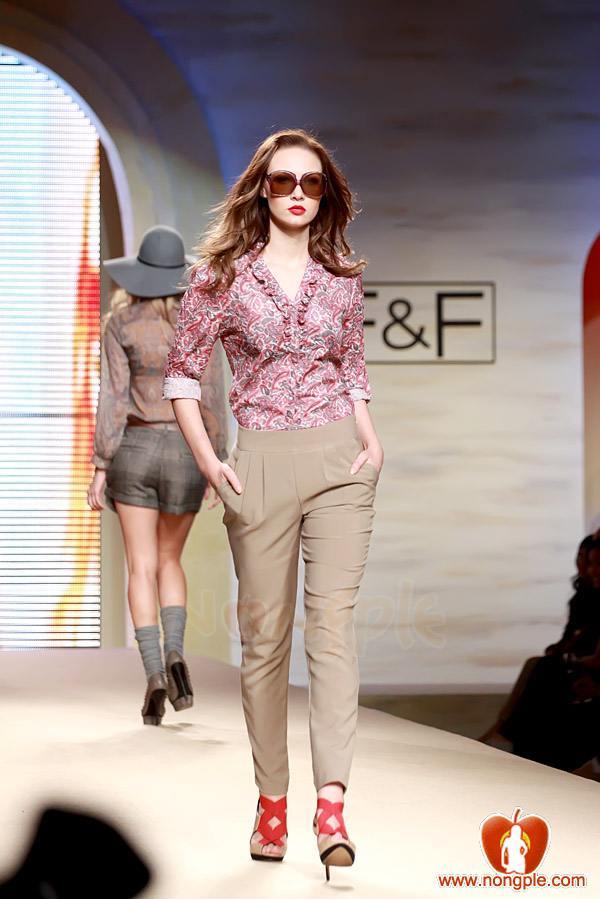 ชมพู่ อารยา ในงานเดินแบบออทัม วินเทอร์ 2011ภาพสวยๆชัดๆ