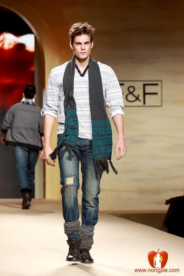 ชมพู่ อารยา ในงานเดินแบบออทัม วินเทอร์ 2011ภาพสวยๆชัดๆ