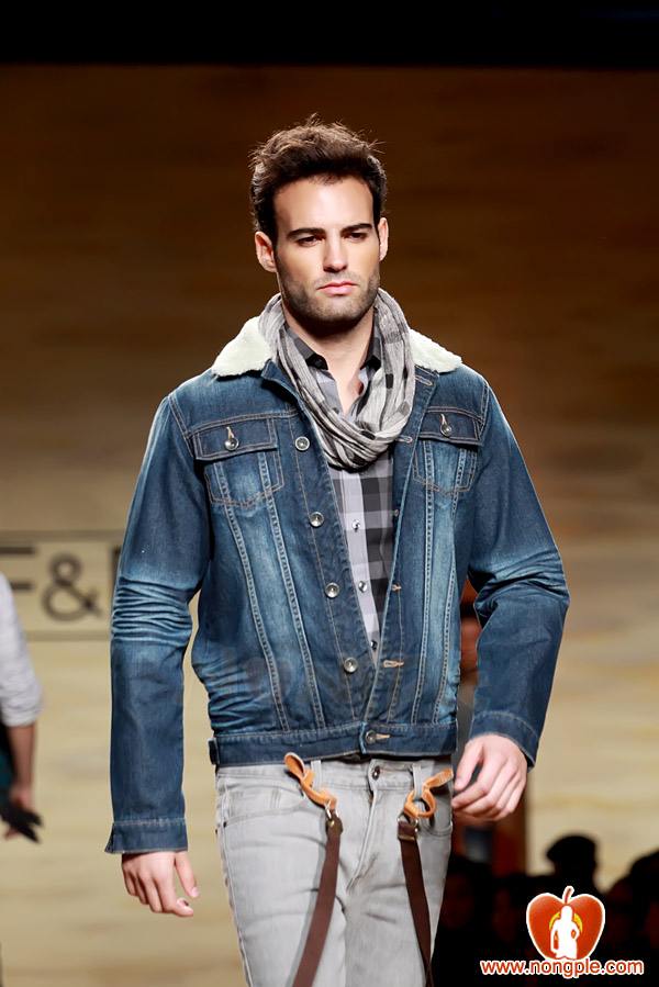 ชมพู่ อารยา ในงานเดินแบบออทัม วินเทอร์ 2011ภาพสวยๆชัดๆ