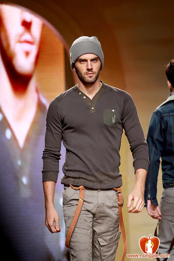 ชมพู่ อารยา ในงานเดินแบบออทัม วินเทอร์ 2011ภาพสวยๆชัดๆ