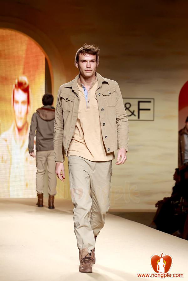 ชมพู่ อารยา ในงานเดินแบบออทัม วินเทอร์ 2011ภาพสวยๆชัดๆ