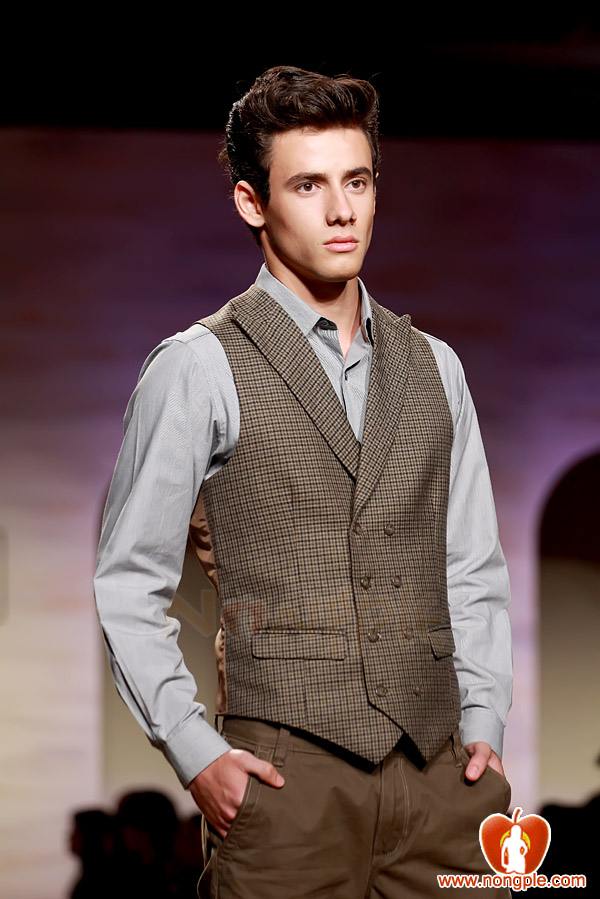 ชมพู่ อารยา ในงานเดินแบบออทัม วินเทอร์ 2011ภาพสวยๆชัดๆ