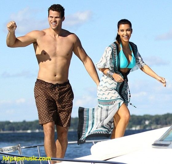 Kim Kardashian & Kris Humphries สวีตหวานใน Minnestota
