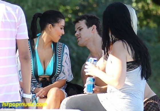 Kim Kardashian & Kris Humphries สวีตหวานใน Minnestota