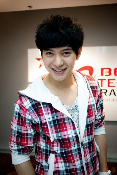 "ไอซ์ ศรัณยู" นำซิงเกิ้ลล่าสุด "น่ารักเกิน" มาฝากดีเจกฤษณ์และชาว virginhitz